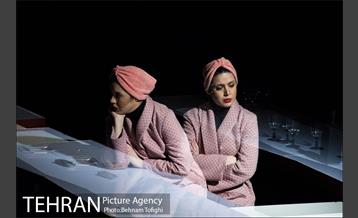 نمایش سه روایت از زندگی‎ 21