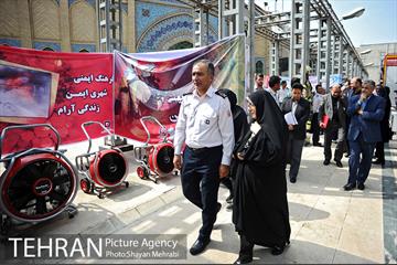 بازدید اعضای شورای اسلامی شهر از نمایشگاه آتش نشانی 29