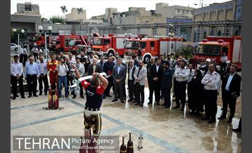 بازدید اعضای شورای اسلامی شهر از نمایشگاه آتش نشانی 45