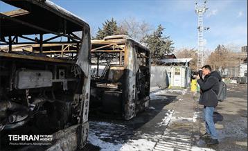 بازدید خبرنگاران رسانه‌های خارجی از تخریب اموال عمومی شهر 58