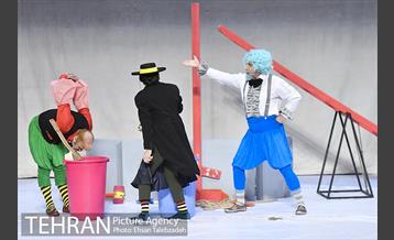 نمایش «مخ پریشون های شلم‎» 7