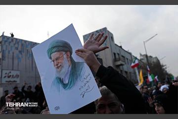 تشییع پیکر ۱۰۰ شهید مردمی و مدافع امنیت در تهران - 1 9