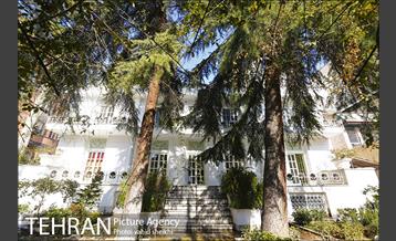 بازدید اعضای شورای شهر و مدیران شهری از عمارت اقدسیه  7