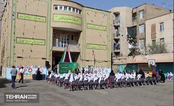 جشن شکوفه‌ها در منطقه ۱1 1