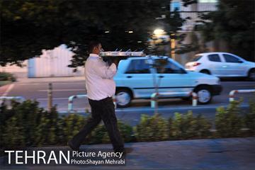 افطاری ساده در پایانه تاکسیرانی صادقیه 13