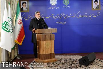 نشست صمیمانه شهردار تهران با خانواده های شهدای آتش نشان و آسیب دیدگان حادثه ساختمان پلاسکو 23