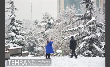 روز برفی تهران در بوستان ملت 13