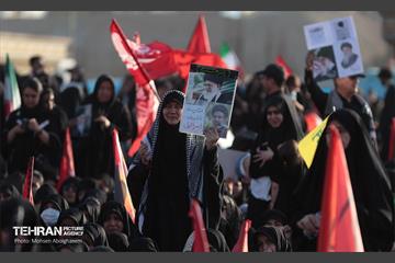 اقامه نماز بر پیکر آقای شهید ایران - 1 32