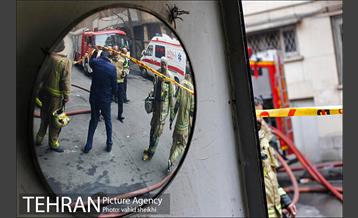 پایان عملیات اطفای حریق ساختمان برق حرارتی میدان ولیعصر 27