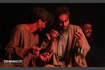 نمایش آیینی «در انتظار» 69