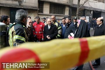 بازدید شهردار تهران از محل آتش‌سوزی ساختمان برق حرارتی وزارت نیرو  9