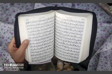 اقامه نماز عید فطر در امامزادگان پنج تن لویزان  25