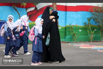 آغاز سال تحصیلی جدید در دبستان شاهد حضرت زینب(س) 60