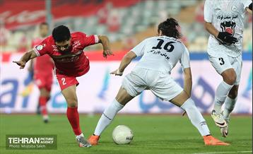 دیدار تیم های فوتبال پرسپولیس و ذوب آهن  2