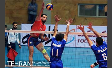 دیدار تیم های والیبال پیکان و سایپا 21