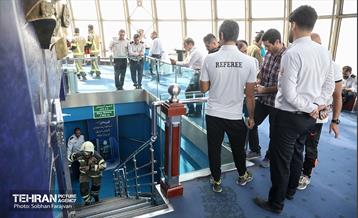 مسابقه پله‌نوردی آتش‌نشانان 17