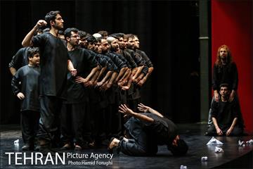 نمایش "من" در پردیس تئاتر تهران (خاوران) 26