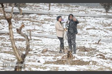 روز برفی در آبشار تهران 6