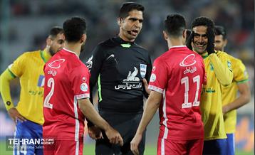 دیدار تیم های فوتبال پرسپولیس تهران و صنعت نفت آبادان 12