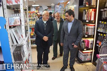 بازدید اعضای شورای شهر از فروشگاه شهروند  13