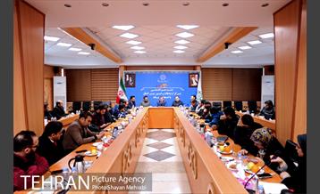 نشست صمیمانه رئیس مرکز ارتباطات شهرداری تهران با اصحاب رسانه 13