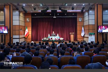 دیدار شهردار تهران با دانشجویان دانشگاه تربیت معلم رجایی 18