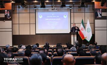 دیدار صمیمانه شهردار تهران با کارکنان شهرداری منطقه ۵