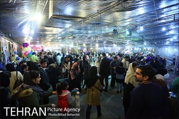 اکران خیریه انیمیشن مبارک در بازارچه رعد‎ 25