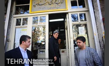 کتابگردی پیروز حناچی سرپرست شهرداری تهران در روز کتاب 9