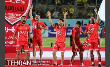 اهدای جام قهرمانی لیگ برتر به تیم پرسپولیس 5