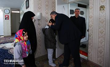 قرار خدمت؛ دیدار شهردار تهران با خانواده شهید مرتضی غفوری 2