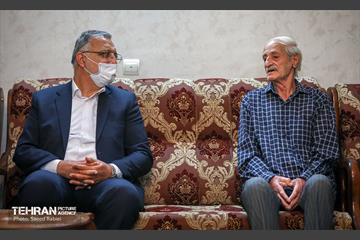 حضور شهردار تهران در منزل آتش نشان شهید مرتضی حیدری 15