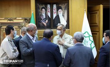 جلسه دکتر زاکانی با اعضای هیئت مدیره باغ موزه دفاع مقدس 33