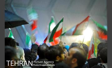 بانگ "الله اکبر" از فراز برج میلاد 20