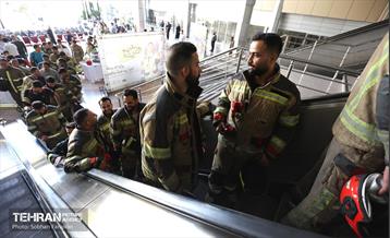 مسابقه پله‌نوردی آتش‌نشانان در برج میلاد 40