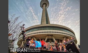 اجرای گروه موسیقی لیان در برج میلاد 28