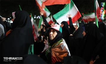 اجتماع مردمی دفاع از انقلاب اسلامی ایران در منطقه 17 16