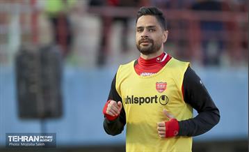 دیدار تیم های فوتبال پرسپولیس و آلومینیوم اراک 14