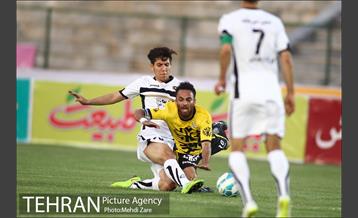 دیدار راه آهن و سپاهان در لیگ برتر فوتبال 8