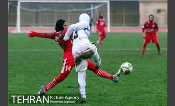 دیدار دو تیم فوتبال البرز و شهرداری بم 15