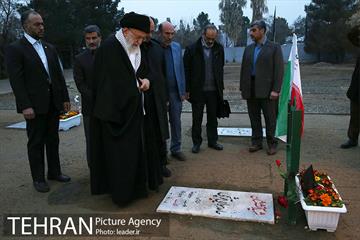 حضور رهبر انقلاب در مرقد مطهر امام راحل و گلزار شهدای بهشت زهرا 5