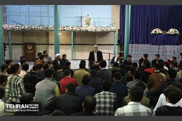 نشست صمیمانه شهردار تهران با دانش آموزان بسیجی سراسر کشور 44
