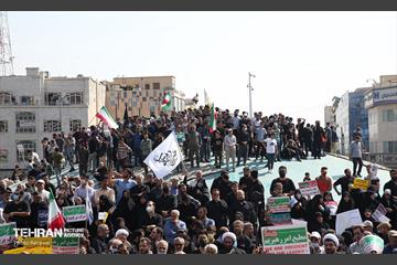 راهپیمایی نمازگزاران نماز جمعه تهران در اعتراض به حوادث اخیر