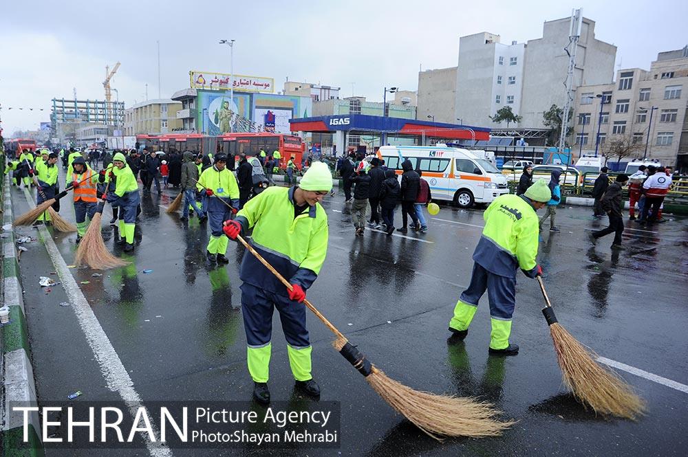 خدمات شهرداری تهران در پایان راهپیمایی یوم الله 22 بهمن 5