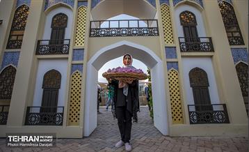 پایتخت میزبان جشنواره گل و گلاب 15