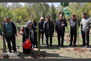 آیین درخت‌کاری به مناسبت روز طبیعت 11