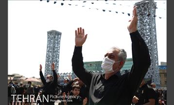 مراسم عزاداری ظهر عاشورا در میدان امام حسین(ع) 22