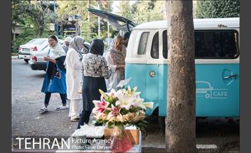 کافه راه سیار پشت فولکس واگن قدیمی‎ 14