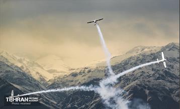 مانور ویژه هواپیماهای فوق سبک بر فراز برج میلاد 11