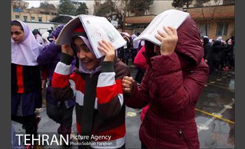 مانور سراسری زلزله در دبستان شهید بهشتی 28